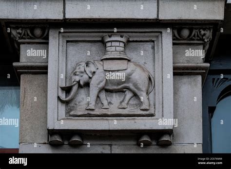 Elephant and Castle Stock Photo - Alamy