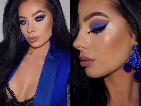 How To Wear Bright Blue Eyeshadow