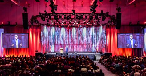 Conference and Event Lighting: Considerations, Color Schemes & Tips ...