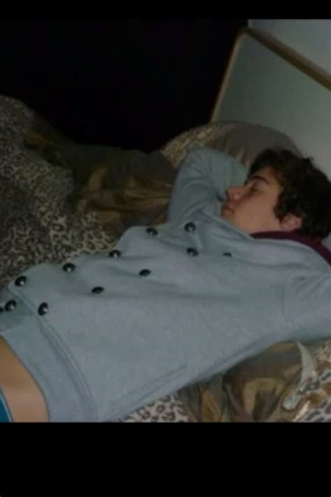 which pic of Harry sleeping - Harry Styles - Fanpop