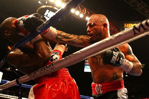 Boxing: Miguel Cotto vs Floyd Mayweather | Floyd mayweather, Miguel ...