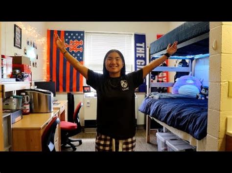 COLLEGE DORM ROOM TOUR (UMBC FRESHMAN) - YouTube