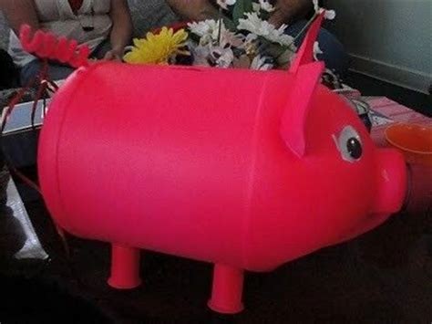 Bleach bottle craft -- great for my book I KNOW A WEE PIGGY | Detergent bottle crafts, Bleach ...