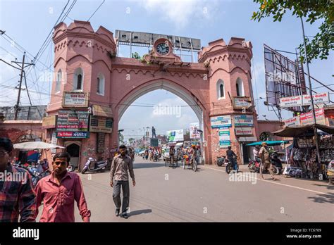 Lahauri Gate, Market in Amritsar, Punjab, India Stock Photo - Alamy