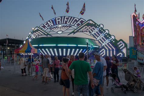 Iowa State Fair 2017 - Rides and Games | Butter Cow | Discovery Garden