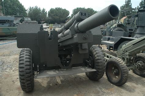 TOADMAN'S TANK PICTURES M2A2/M101 105MM HOWITZER