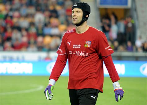 Fifty stitches and cosmetic surgery for goalkeeper Čech after training ...