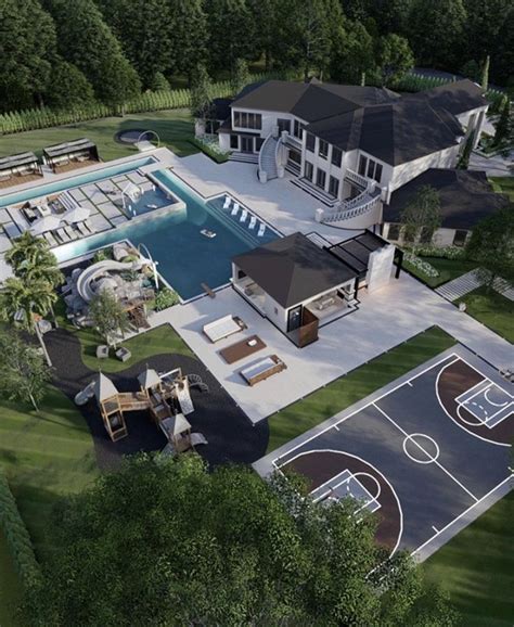 Luxury House with Basketball Court