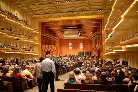 08-1 Inside The New York Philharmonic David Geffen Hall In Lincoln Center New York City