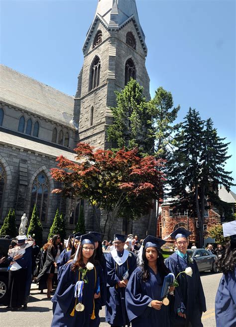 PHOTO SLIDESHOW: NOTRE DAME CRISTO REY GRADUATION | News | eagletribune.com