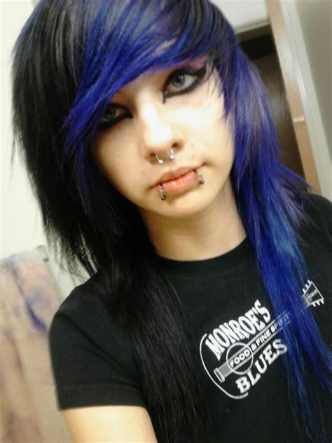 Blue-ish hair | Emo girl hairstyles, Emo haircuts, Scene hair