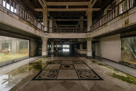 Photographer Romain Veillon captures a ghost hotel in Bali