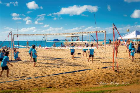 Kids playing beach volleyball, Waikiki Beach Area. | Flickr