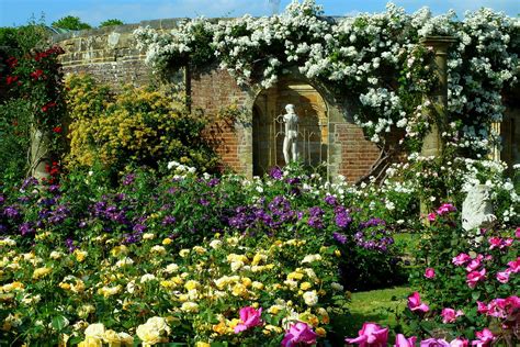 Hever-Castle-Gardens