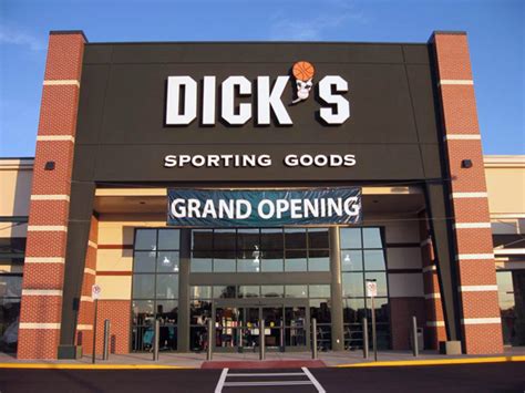 Store front of DICK'S Sporting Goods store in Peachtree Corners, GA