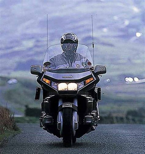 HONDA GL1500 GOLDWING (1998-2000) Motorcycle Review | MCN