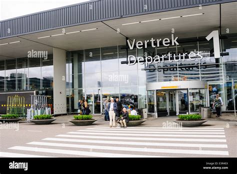 Entrance to departures at Schiphol Airport Stock Photo - Alamy