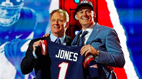 Patriots draft QB Mac Jones, Alabama - YouTube