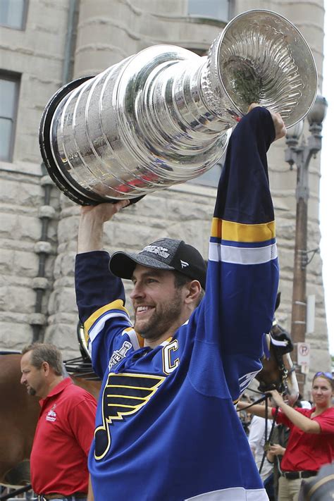 Alex Pietrangelo signs with Golden Knights | Las Vegas Review-Journal