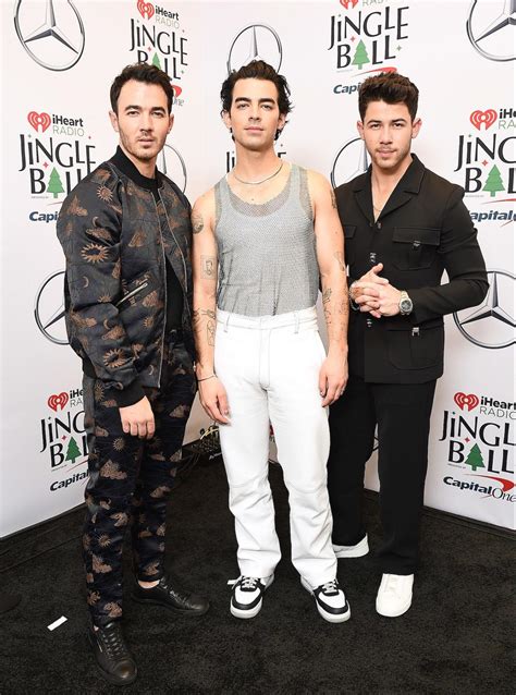 Joe Jonas’ Family Has Been ‘Rallying Around Him’ After ‘Difficult ...