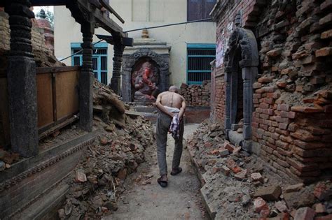 More than a thousand engineers inspect quake-damaged buildings in Nepal ...