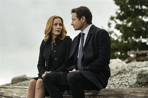 Scully and Mulder From X-Files | Halloween Costumes For Dynamic Duos | POPSUGAR Entertainment ...