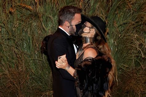 Jennifer Lopez and Ben Affleck appear at the 2021 Met Gala together ...