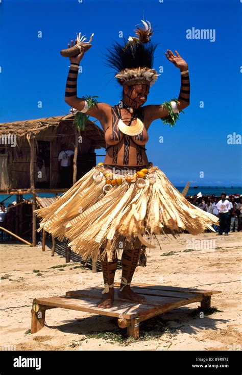 Papua New Guinea, Central Province, Port Moresby, Ela Beach, Hiri Moale festival, Motu and ...