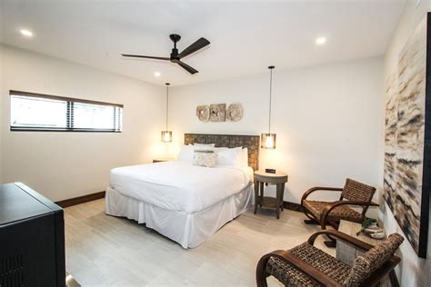 COZY ISLAND ROOMS at Bali Hai Beach Resort in Florida | Best Rates & Deals on Orbitz