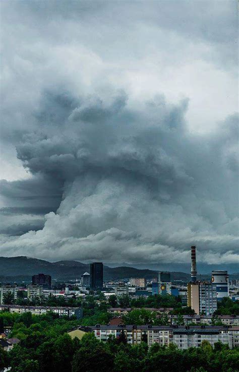 Giant cloud looking like a volcano explodes over Ljubljana, Slovenia - Strange Sounds