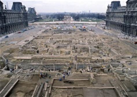 Pyramide du Louvre in Paris - Guidebook for the Pyramide du Louvre Paris