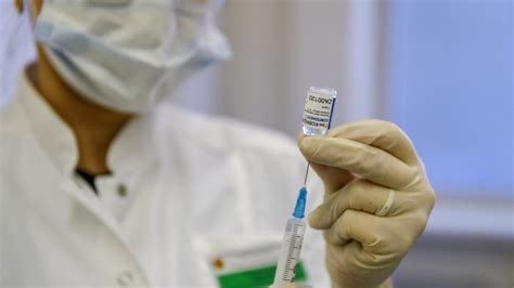 Putin Orders Mass Coronavirus Vaccination Next Week - The Moscow Times