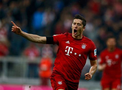 Robert Lewandowski Scores Five Goals in Nine Minutes for Bayern Munich - The New York Times