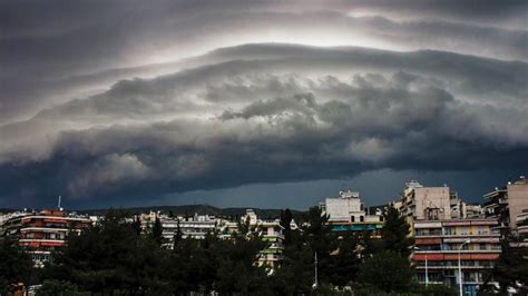 Massive Shelf Clouds Formation