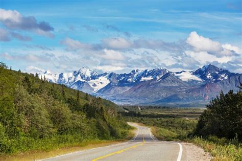 Premium Photo | Scenic highway in alaska, usa