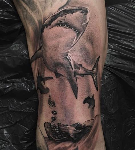 Shark with Skull Black Ink Tattoo em 2021 | Tatoo, Tatuagem