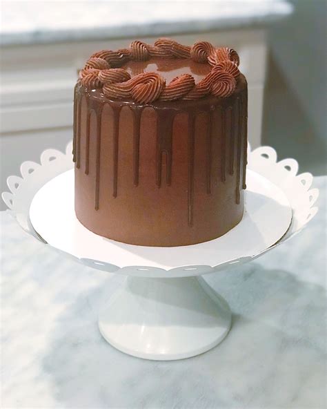 Chocolate drip cake | Chocolate drip cake, Drip cakes, Chocolate