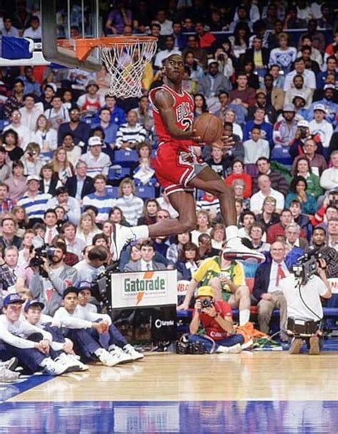 What Pros Wear: Michael Jordan Wins 1987 Slam Dunk Contest in the Air Jordan 2 Shoes - What Pros ...