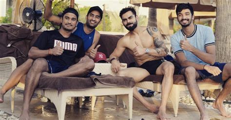 Virat Kohli Enjoying His Pool Time With His RCB Teammates