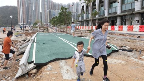 Hong Kong, southern China clean up after super typhoon Mangkhut | The World from PRX