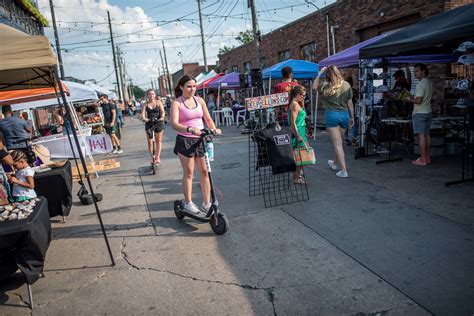 Scenes from the Deep Ellum Outdoor Market - D Magazine