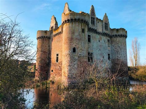 Château Fort de l'Ebaupinay - Argentonnay | Office de Tourisme du ...