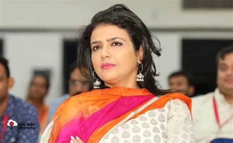 Anchor Sweta Singh Wiki, Age, Husband, Child, Biography & More