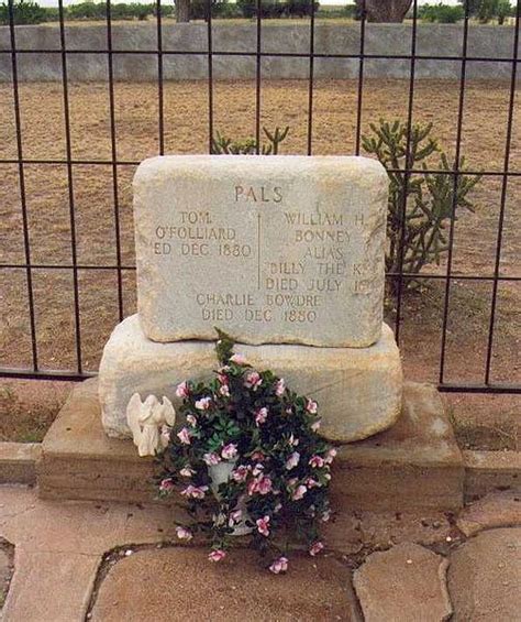 Billy the Kid Tombstone Vandalized As Thieves Make Off With Relics From The Old West In Fort ...