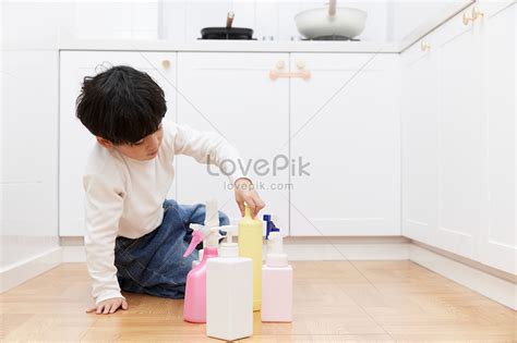 Safe Use Of Childrens Household Cleaning Products Picture And HD Photos ...