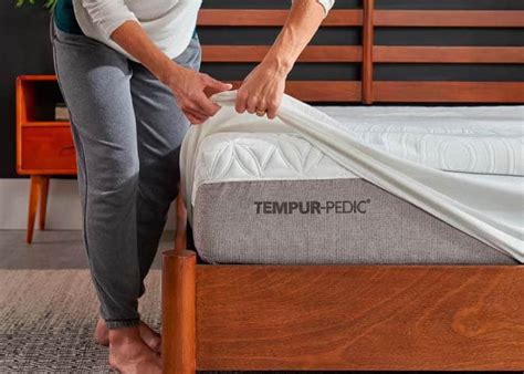 Do You Put Sheets On A Tempur-Pedic? (2024)