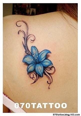 Tatouage fleur bleu - Modèles et Exemples