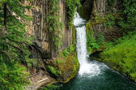 15 Best Waterfalls in Oregon - Holiday Parrots