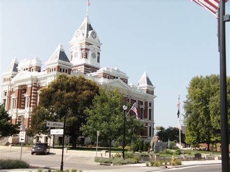 Reubens Lawn Care: Images Downtown Franklin Indiana Buildings