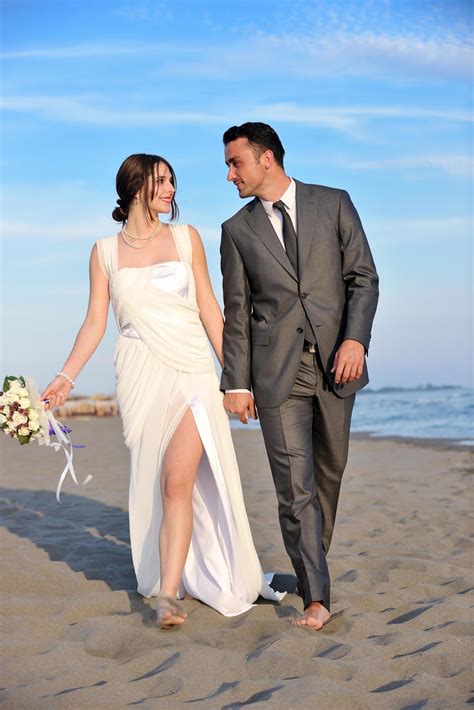 romantic beach wedding at sunset 12645440 Stock Photo at Vecteezy